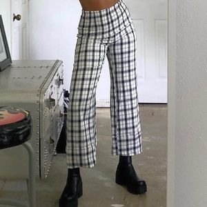 Princess Polly black and white flare pants with a light fabric. Have never worn!